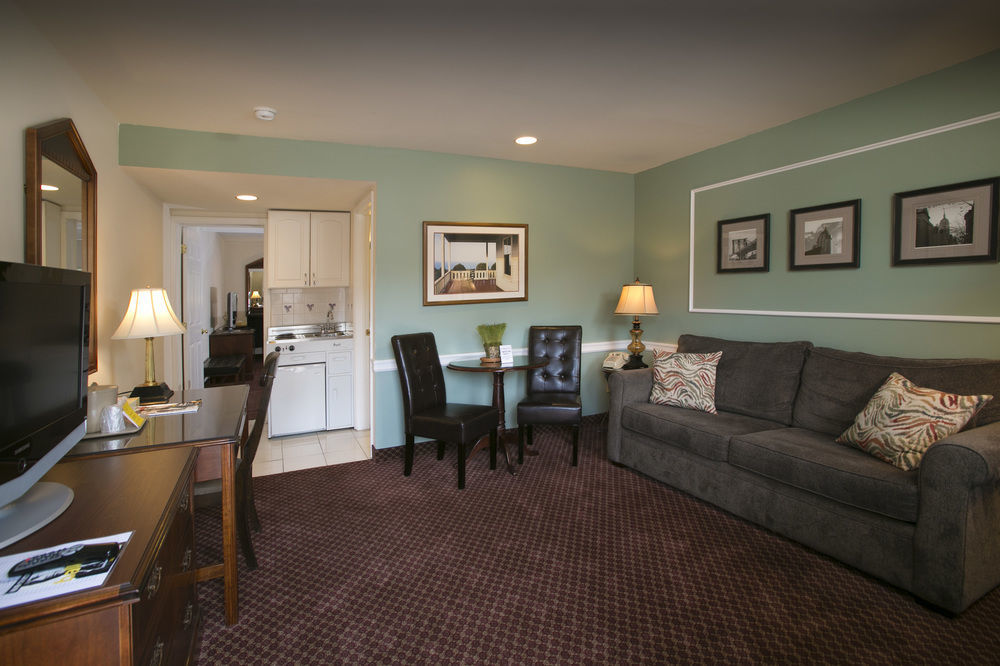 Whitman Motor Lodge Huntington Εξωτερικό φωτογραφία