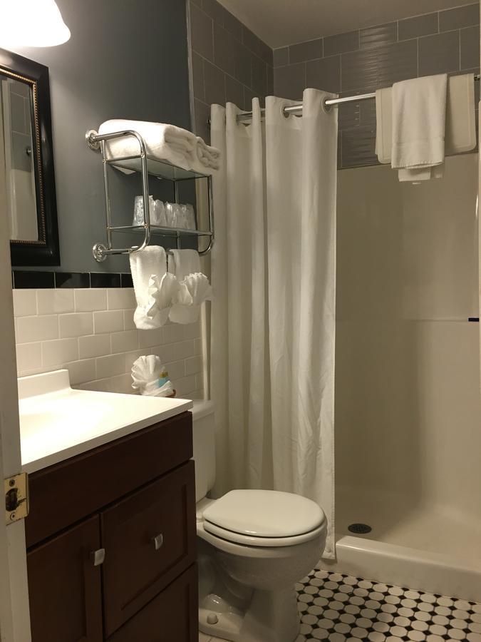 Whitman Motor Lodge Huntington Εξωτερικό φωτογραφία